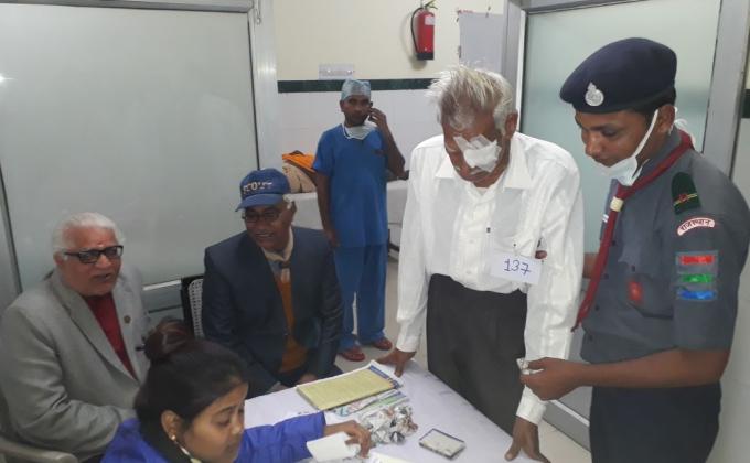 Eye check up 
