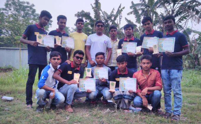 Crew meeting and prize giving ceremony 