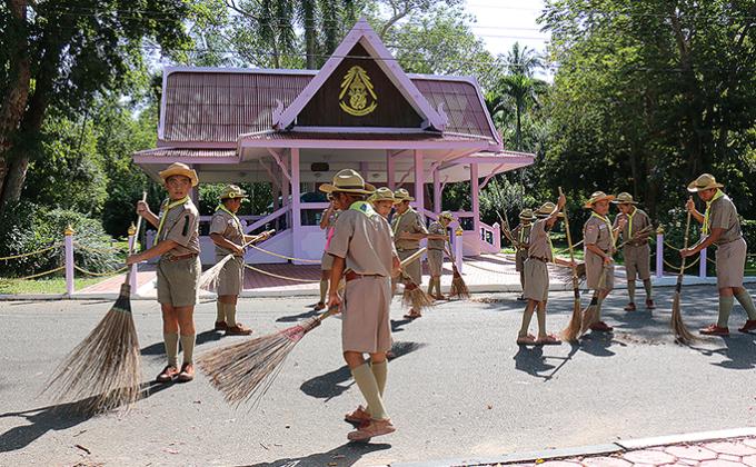 ThaiScout sweep the street.