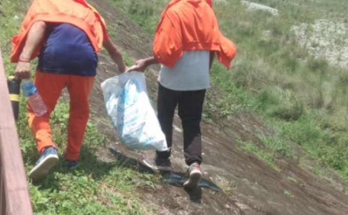 clean environment from plastic
