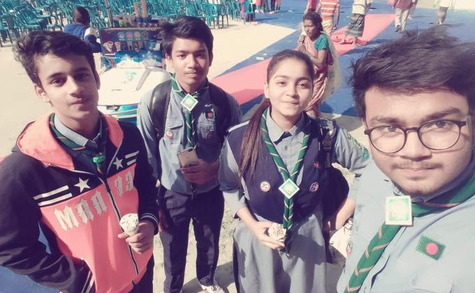 গণপ্রজাতন্ত্রী বাংলাদেশ সরকার পক্ষ থেকে বিনামূল্যে বই বিতরণ