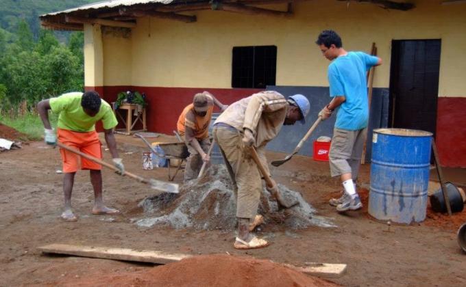 Building of classrooms 