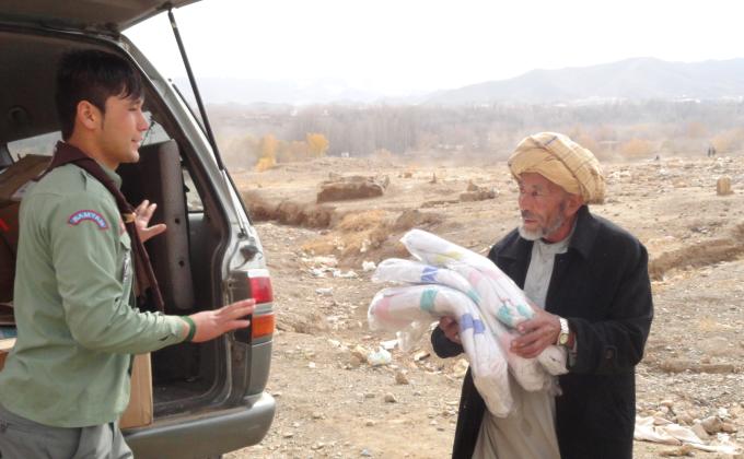 Afghan Scouts distribute blankets to underprivileged families and orphans
