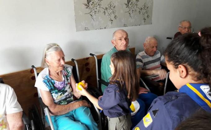 ATIVIDADE NO LAR DE IDOSOS SANTA BÁRBARA