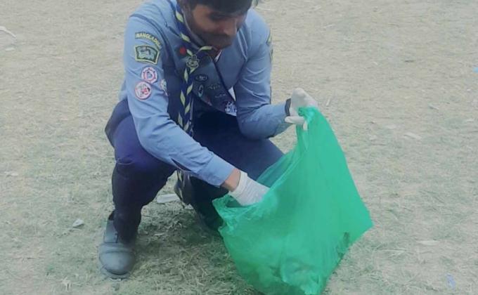 Collecting dush or cleaning up