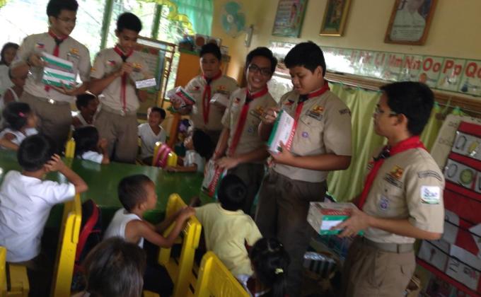 Scouts of BSP Cabanatuan City Council donate School Supplies to Elementary Schools