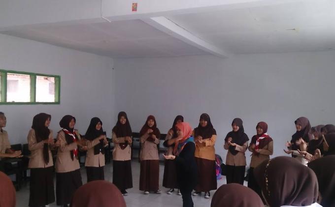 Introducing Messengers of Peace Initiatives in Singaparna, Tasikmalaya. 