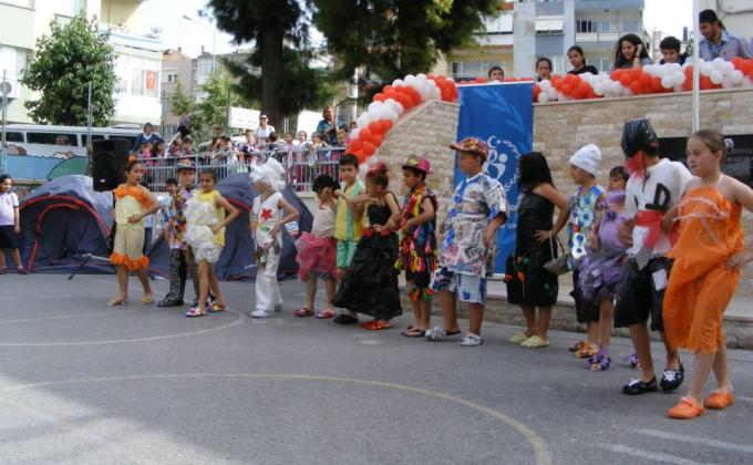SCOUT FASHION SHOW, MADE BY WASTED MATERIALS
