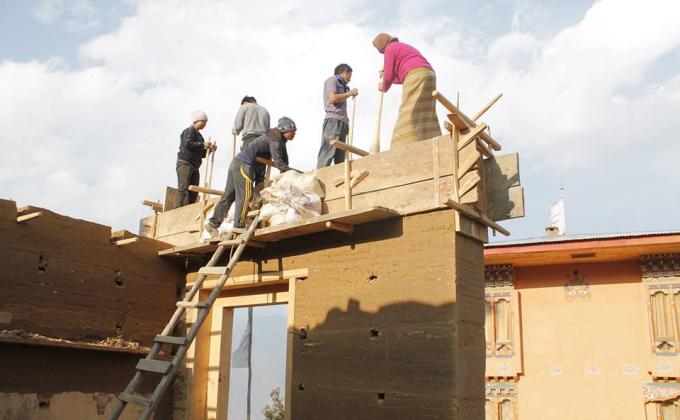 reconstructing temple at Pangbisa