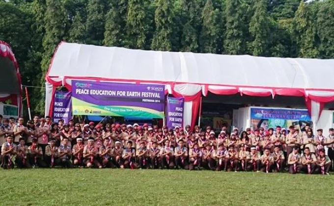 Volunteering to Promote Peace at Indonesian National Rover Moot of Forestry Special Scouts (PERTIWANA 2014)