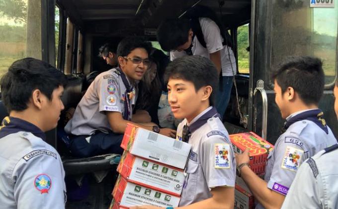 Gift giving and Feeding Program for Aetas.