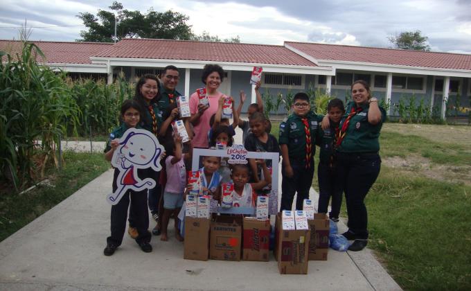 1era Entrega de leches "Lechetón 2015"
