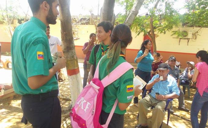 SERVICIO DE LECTURA EN VOZ ALTA CON LOS ANCIANOS