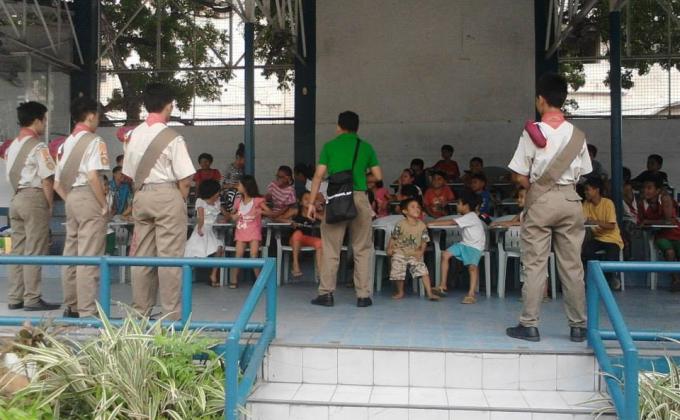 IEC - BSP trains street children Basic Scouting Skills