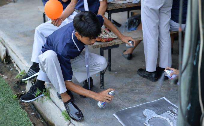 กิจกรรมอาสาทำชุดรีไซเคิลประกวดงานวันภาษาไทย