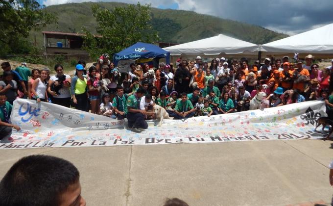 Huellas por la paz en "Oye a tu Mascota 2015"
