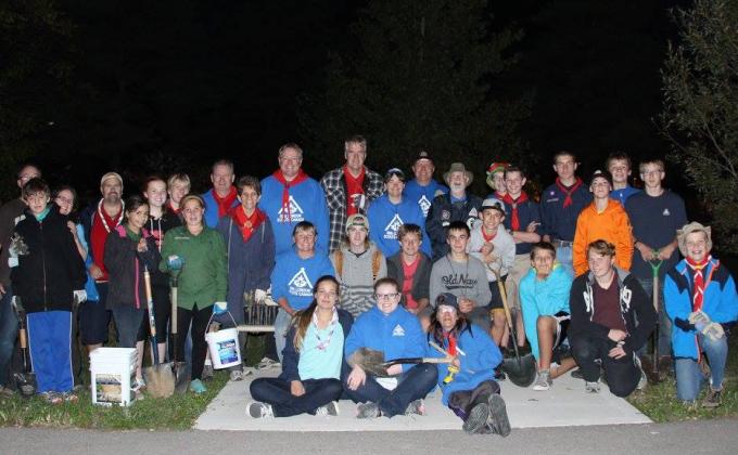 Hyde Park Rotary Trail Planting 2015