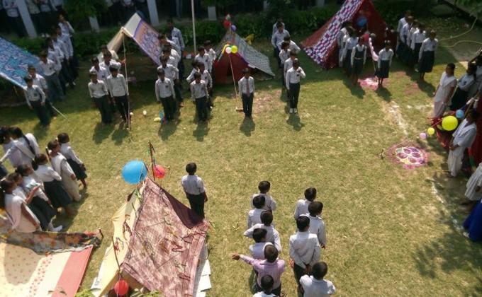 टेंट निर्माण प्रतियोगिता