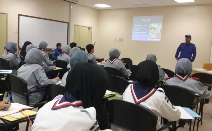 First Aid Workshop, KLKM IIUM Kuantan 2015