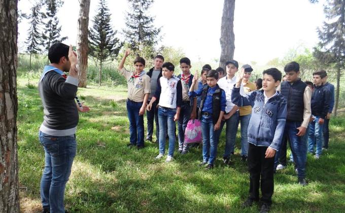"Mughan" Scout Troop was taught how to knot on a scout scarf.