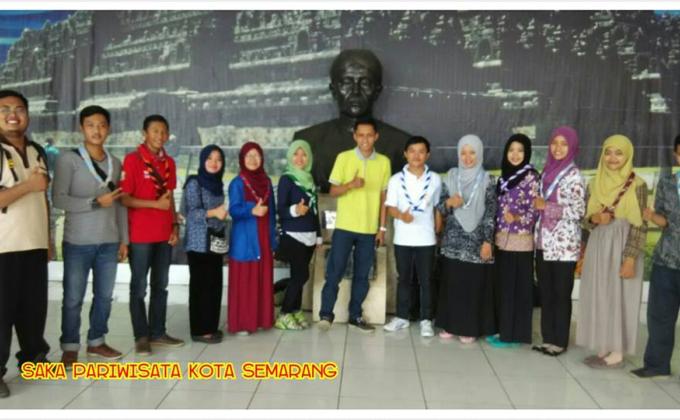 Latihan Rutin Saka Pariwisata Kota Semarang di Museum Ranggawarsita Semarang, Jawa Tengah