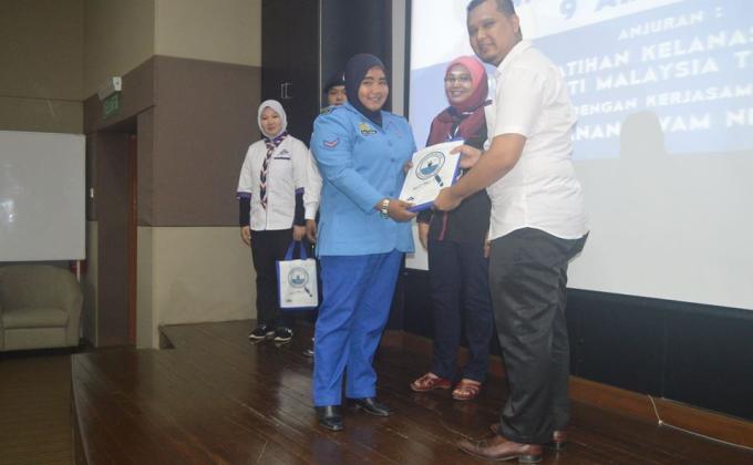KLKM UMT Menganjurkan Kursus Bantu Mula-Asas Pertolongan Cemas Dengan Kerjasama JPAM Negeri Terengganu