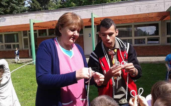 Pođi u školu, postani izviđač / Go to school, become a scout