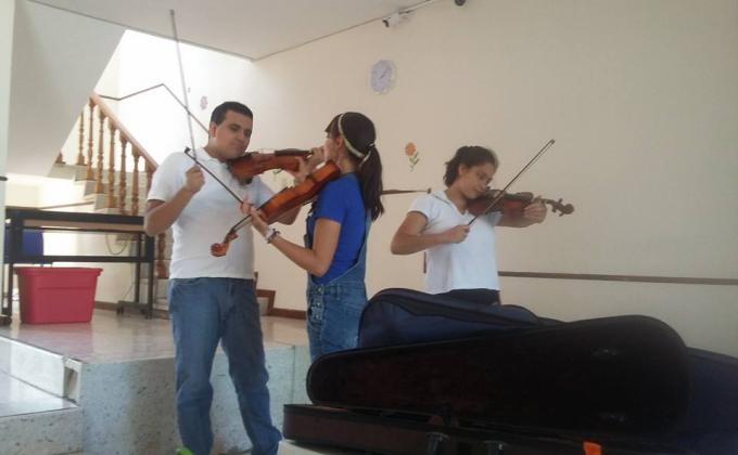 Handicapped youth trough a musical experience
