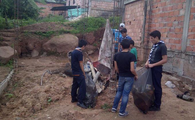 Limpiando una Comunidad (sector la marcela)