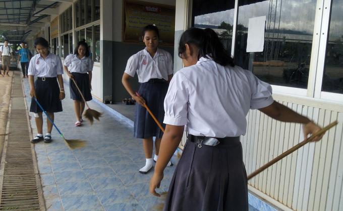 ทำควาสะอาดห้องฝ่ายบริหาร 