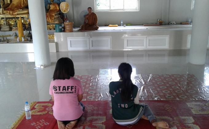 ทำบุญไหว้พระ และทำความสะอาดวัด