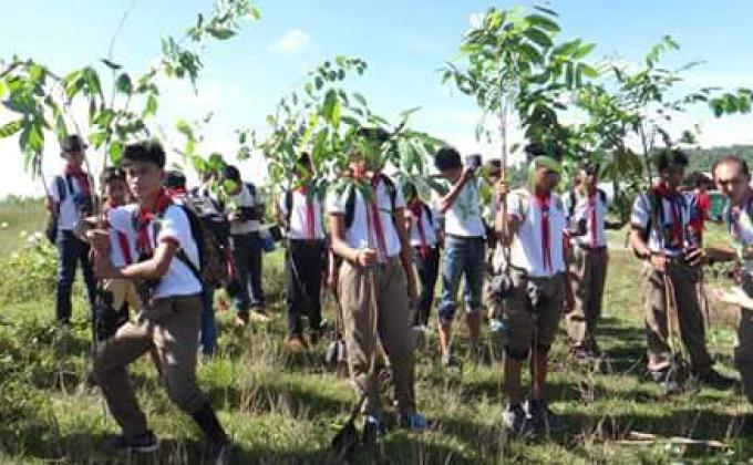QNHS tree planting