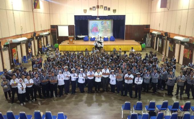 Perkhemahan Pasca UPSR dan Pemakaian Skaf serta Lencana MoP 2016