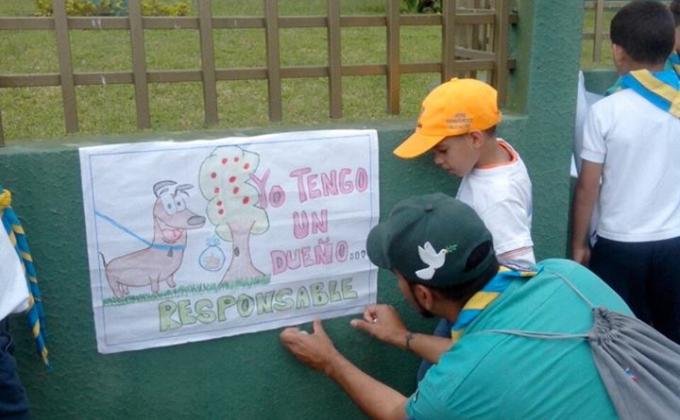 Campaña "Por un ambiente mas sano para todos, recoje"