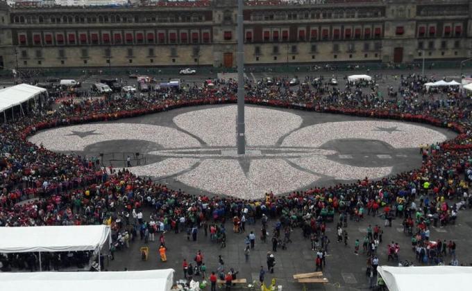 La Flor de Lis más grande del mundo 2016 - The biggest Fleur de Lis in the world 2016
