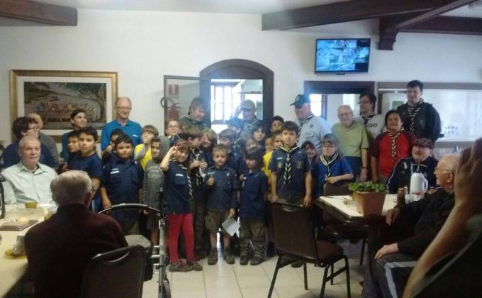 Visita a Residencia Marista Sao Jose. Colhendo a Paz e levando alegria