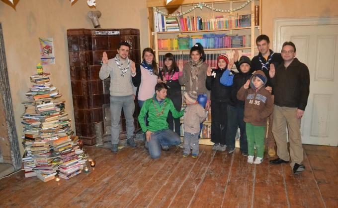 Building a library in Nocrich scout center - Romania