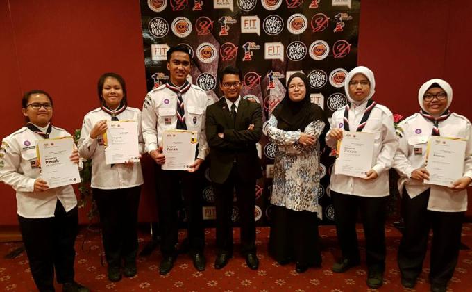 Anugerah Perak - Program Anugerah Remaja Perdana Rakan Muda (The International Award for Young People)