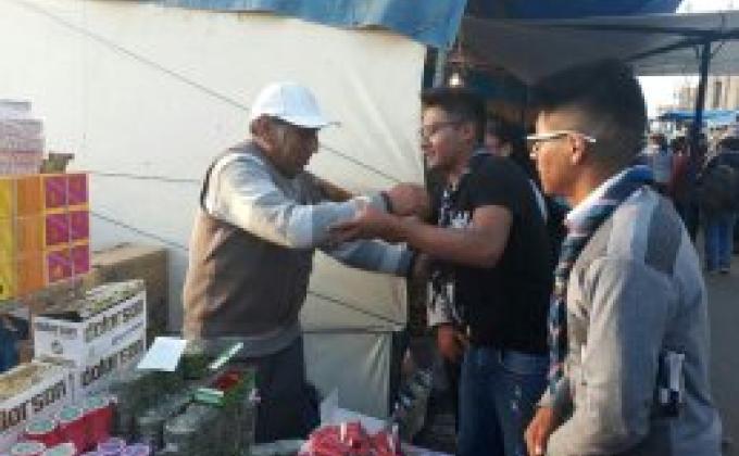 " REGALANDO ABRAZOS"