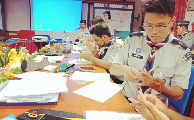 Kursus manik kayu 