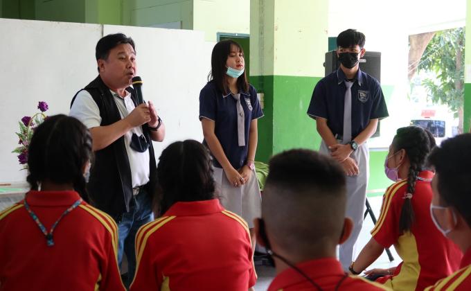 ให้ความรู้ด้านการศึกษาแก่โรงเรียนวีรสุนทร