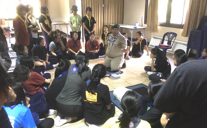 ให้การฝึกอบรมCPR&AEDเนตรนารีและยุวกาชาด