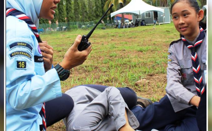 Berkomunikasi dan berkenalan di Udara dunia tanpa Sempadan