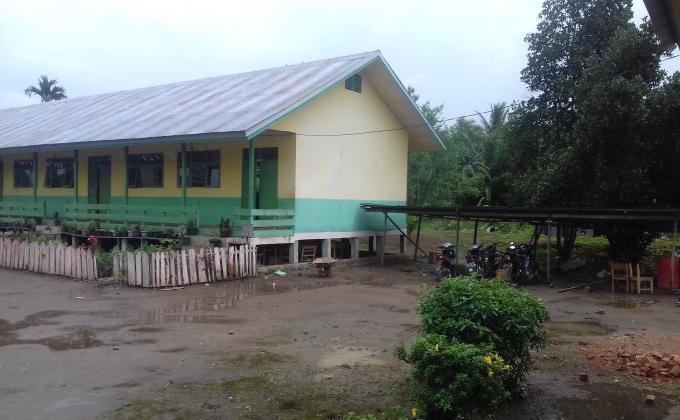 Bersihkan sekolah dan Mesjid