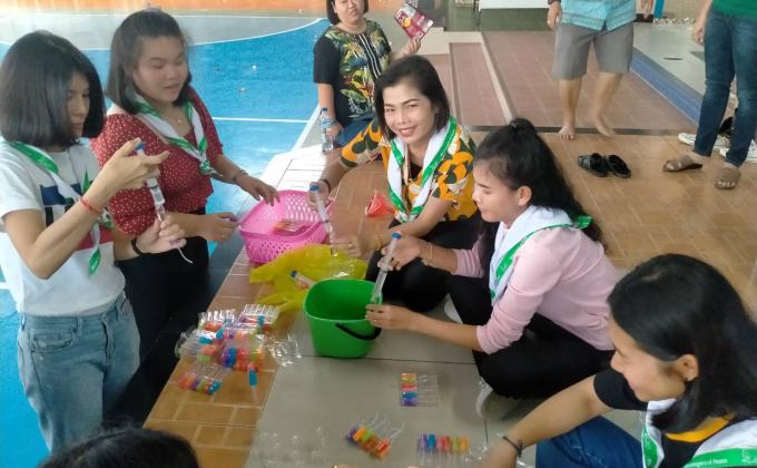 จิตอาสาทำเจลเเอลกอฮอลล์เเจกผู้ปกครอง