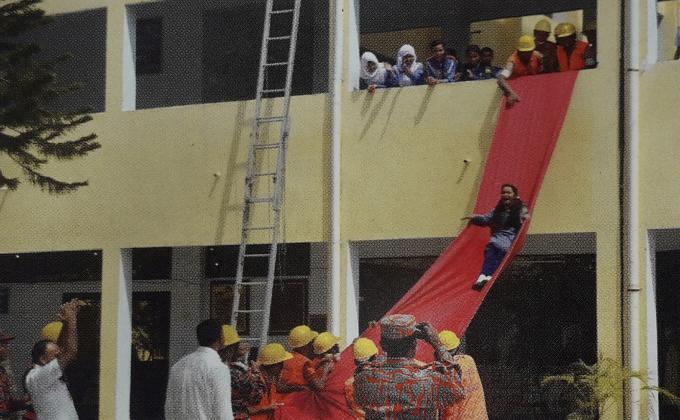 অগ্নি নির্বাপন ও সচেতনতা মহড়া 