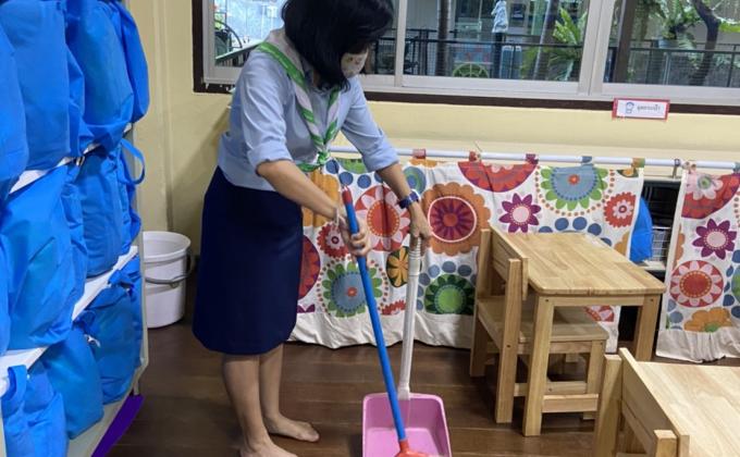 จิตอาสาทำความสะอาดห้องเรียน