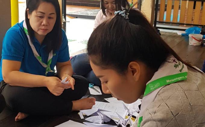 จิตอาสาพับนกวันสันติภาพสากล