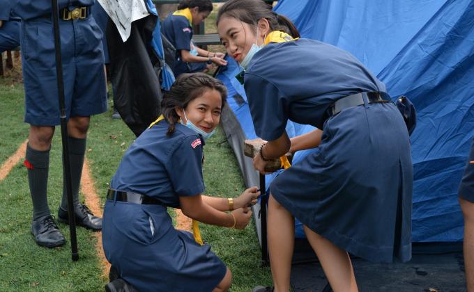 กลางเต็น