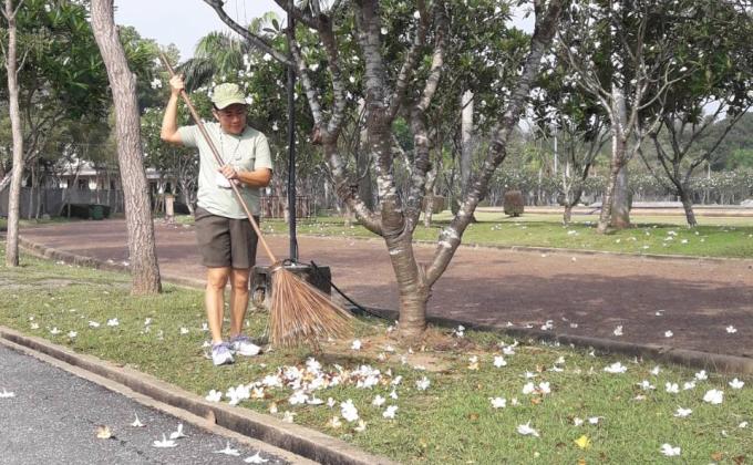 บำเพ็ญประโยชน์